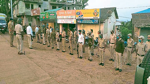 Gram Panchayat Election : राजपुरीसह भिलारला पोलिसांचा रुट मार्च