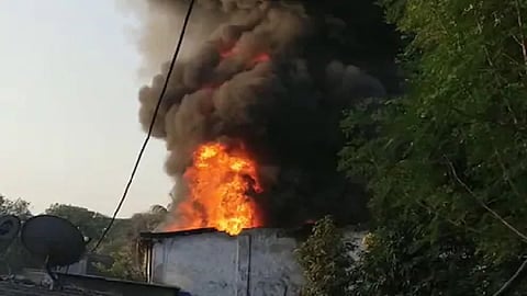 भिवंडीतल्या यंत्रमाग कारखान्याला भीषण आग, सुदैवानं जीवितहानी टळली
