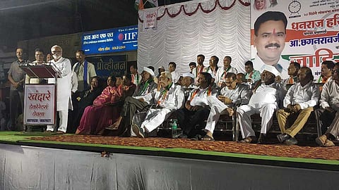 Loksabha 2019 : गुजरातला जाणाऱ्या पाण्यावर मुख्यमंत्र्यांनी उत्तर द्यावे : भुजबळ