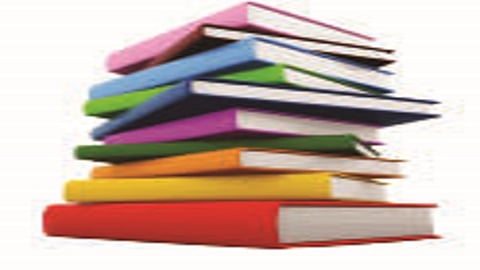 सरकारकडून विद्यार्थ्यांना माेफत पाठ्यपुस्‍तक देण्‍यात आली.