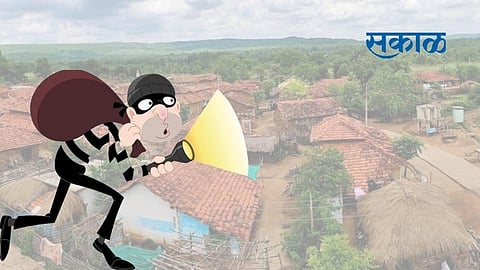 In shevgaon taluka thieves have looted lakhs