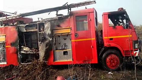Fire brigade vehicle caught fire in tivasa Amravati  