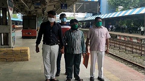 मुंबईत लोकलच्या प्रवासासाठी बनावट QR कोड बनवणारा गजाआड