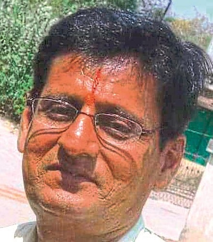 man died in road accident at dhamangaon railway of amravati