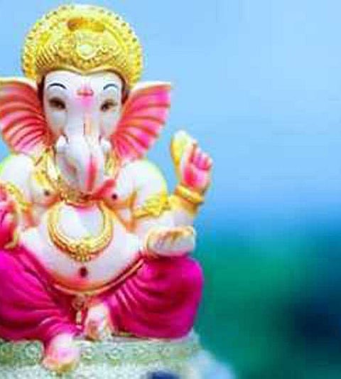 सोलापुरात गणेश मूर्तींच्या रंगकामाला वेग 