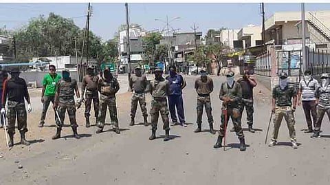 अमळनेर ठरतेय 'कोरोना हॉटस्पॉट'...संचारबंदीच्या कठोर अमलबाजवणी 