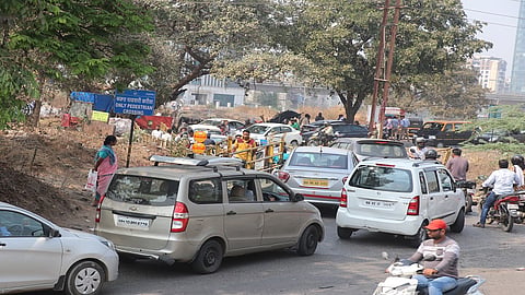 ....या मार्गावरुन प्रवास करणे झाले मुश्किल 