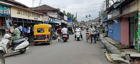 Sawantwadi people rejects lockdown rules 