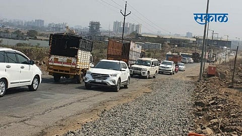 Long queues of vehicles on the first day at Khed-Shivapur toll naka FastTag
