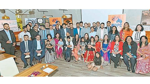 ऑस्ट्रेलिया - ‘महाराष्ट्र बिझनेस अँड प्रोफेशनल कौन्सिल’ (एमबीपीसी) ऑस्ट्रेलिया संघटनेच्या कार्यक्रमामध्ये भारतीय सदस्य.
