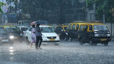मुंबई-ठाण्यासह मुसळधार ते अतिमुसळधार पावसाचा इशारा