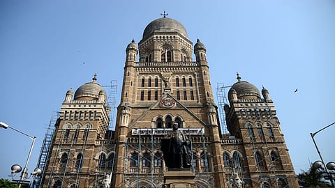 काळा घोडा चौकाच्या नामकरणावरून खडाजंगी