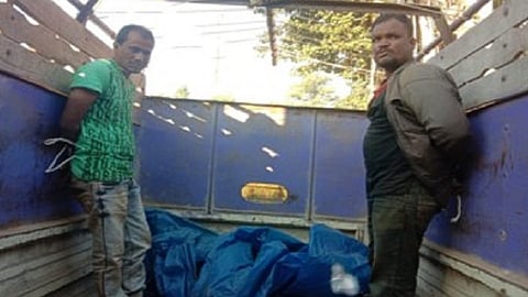police released criminals after caught by people in village 