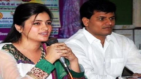 Navneet rana and Ravi Rana wants credit said Shivsena Leader in Amravati 
