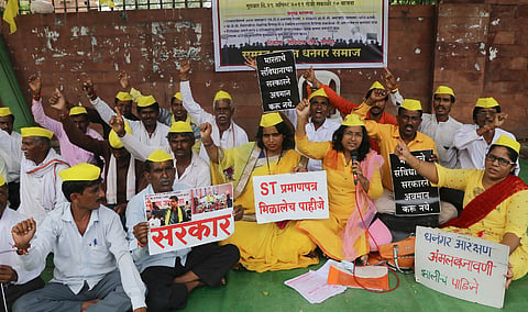 नागपूर : आपल्या विविध मागण्यांसाठी ठिय्या आंदोलन करताना धनगर समाजाचे पदाधिकारी. 