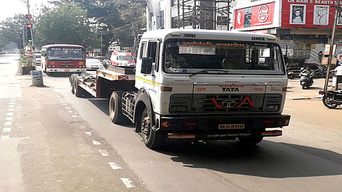 pune traffic police Finally ban heavy vehicle traffic in pune city