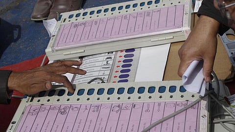 Loksabha 2019 : मतदानाचे चित्रीकरण सोशल मिडियावर व्हायरल करणाऱ्यांवर गुन्हा 