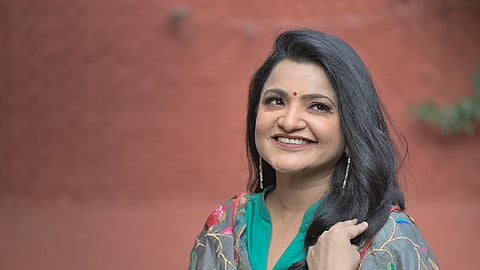 ias rakhee gupta radha krishna bhajan gets viral