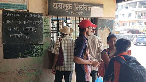 निवडणुकीमुळे एसटी बसच्या अनेक फेऱ्या रद्द; प्रवाशांचा खोळंबा