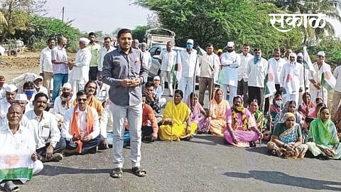 शेतकरी हिताच्या कायद्यासाठी सोमंथळीत "स्वाभिमानी'चे आंदोलन