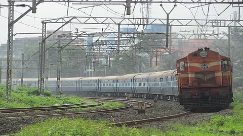 गणेशोत्सव विशेष गाडीला रेल्वेचा अचानक ‘ब्रेक’