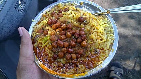 Time to eat on the street despite the money