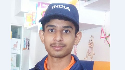 कॅन्सरला हरवून तेजस नव्या 'लढाई'वर