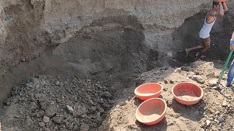 The revenue team has received information that some tractors are extracting illegal sand from the Purna river basin.jpg