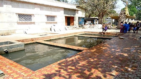 महाराष्ट्रातील 'या' जिल्ह्यांमध्ये आहेत गरम पाण्यचें झरे...