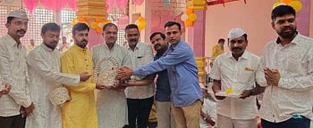 Donation of silver crown from Muslim community in Rahata