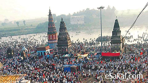 पंढरपूरमध्ये भिंत कोसळून एक वारकरी जागीच ठार; 2 जखमी