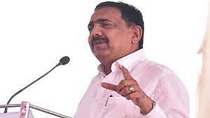 Water Resources Minister Jayant Patil has said that there is no corona in the world so I have removed the mask now