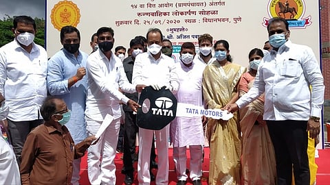 मावळसाठी सहा केंद्रांना रुग्णवाहिका; उपमुख्यमंत्र्यांच्या हस्ते लोकार्पण 