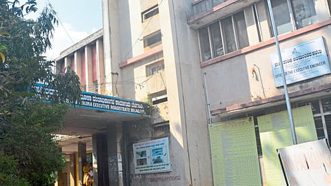 As the pension scandal case cools down, the women agents involved in it are now once again active in the revenue department.