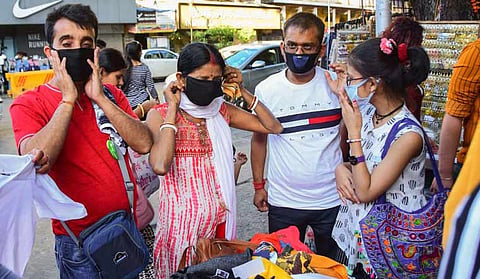 शाब्बास मुंबईकर! कोरोना रोखण्यासाठी मुंबकरांची अशीही कामगिरी...