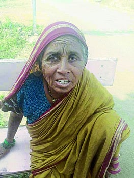हरवलेल्या आजी सापडल्या  व्हॉटस्‌ अप्‌ व फेसबुकमुळे 
