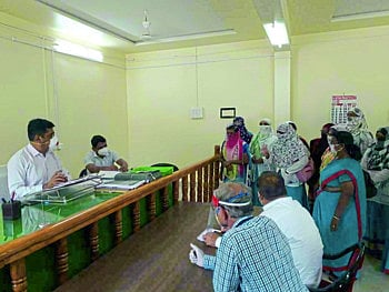 aasha worker.jpg