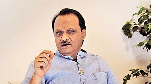 अजित पवार 