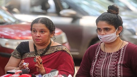 "आम्हाला न्याय मिळेल हा विश्वास", अर्णब गोस्वामी यांना अटक झाल्यानंतर नाईक कुटुंबीयांची प्रतिक्रिया