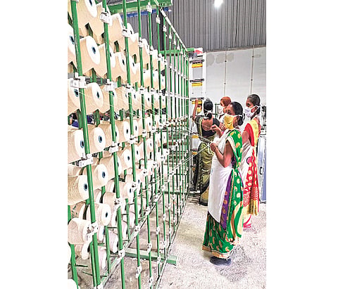 Production of fashionable garments from khadi cloth by 246 woman in amravati