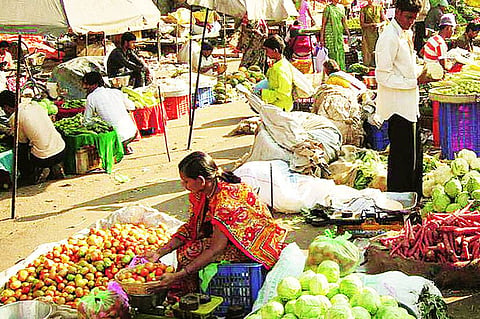 Akola News: Weekly market opened after eight months