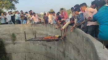 महिलेने विहिरीत उडी घेताच नागरिक धावले;  मग काय सुरू झाले वाचविण्याचे प्रयत्न 