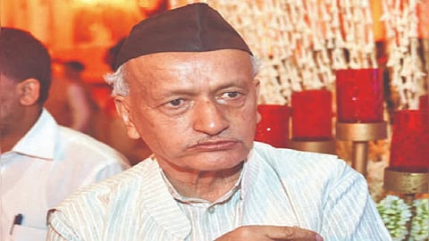 राज्यपालांच्या वाहनांच्या ताफ्याला अपघात 