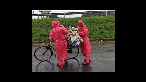 two sons took their father dead body on bicycle in belgaum photo viral