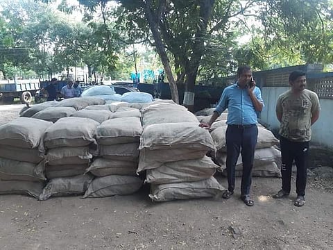 पोलीसांनी पकडलेला गुटख्याचा ट्रक आमदार चव्हाणांनी पून्हा पाठलाग करून पकडला !