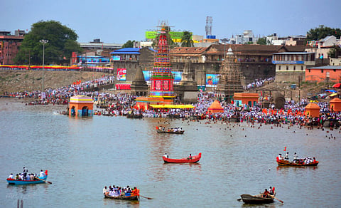  Religious rituals in the Chandrabhaga River in Pandharpur area were closed