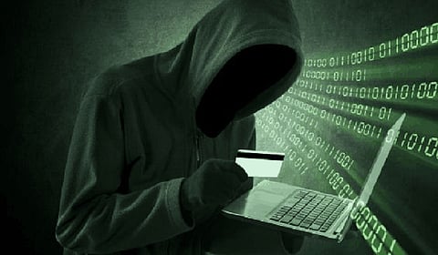 cheating with Girl with Rs 19000 by Pretext of job