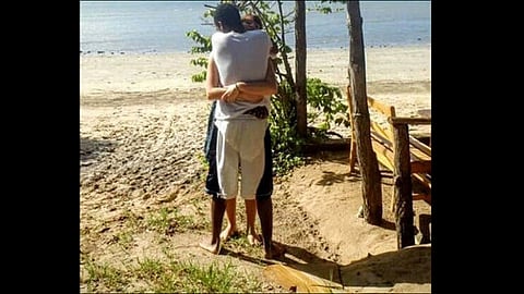 This optical illusion of a couple hugging is confusing the internet