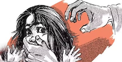 अल्पवयीन मुलीला वेश्‍याव्यवसायात  ढकलणाऱ्यांस अटक