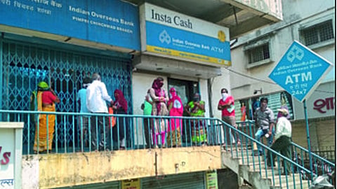 crowd bank